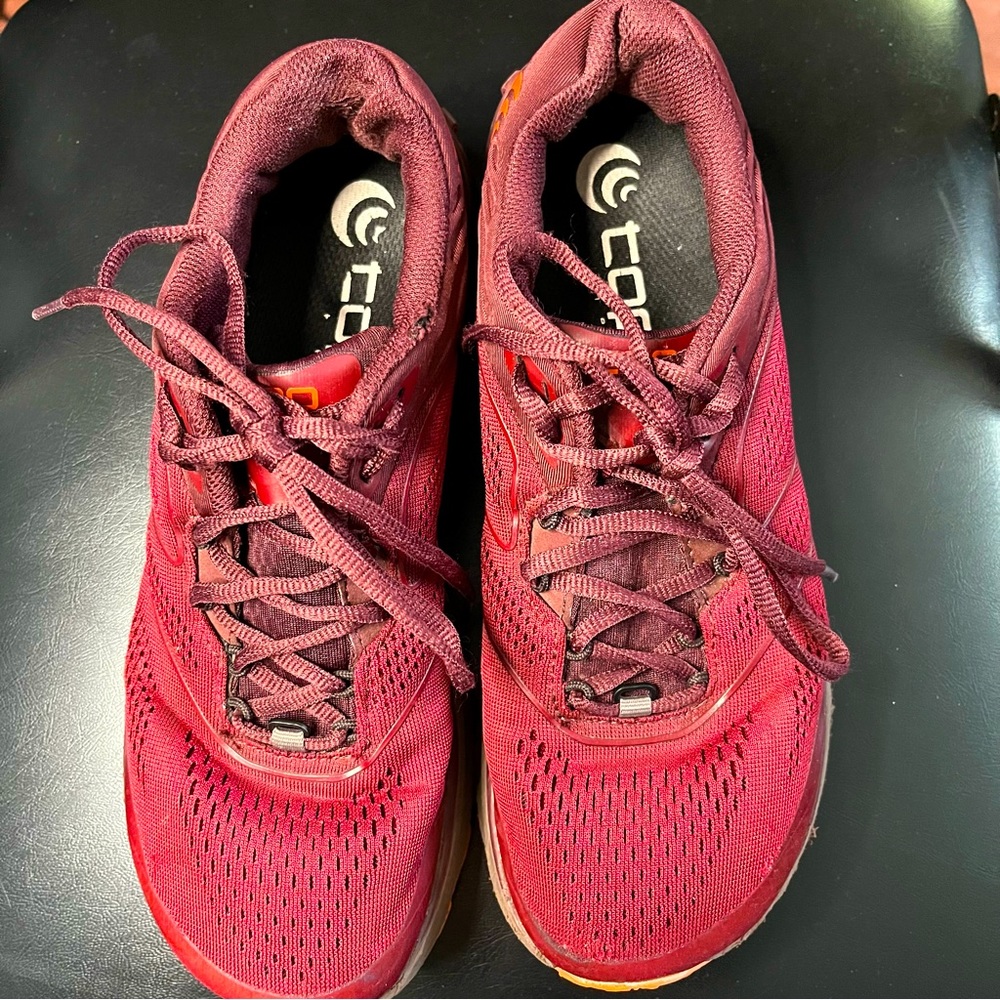 Ultraventure 2 Trail Running Shoes, almost new - Size 7.5 US / EU 38.5